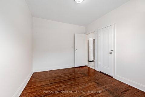 Photo 16 at 42 Carr Street, Chinatown, Toronto