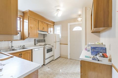 Photo 3 at 1171 Islington Avenue, Queensway, Toronto