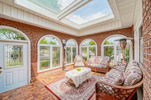 Photo 3 at 2 Lapworth Crescent, Steeles, Toronto