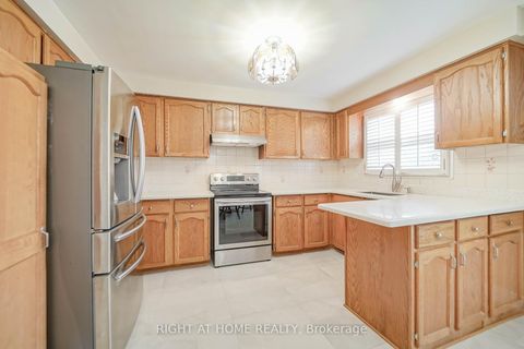 Photo 9 at 2 Lapworth Crescent, Steeles, Toronto