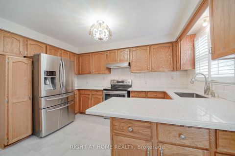 Photo 10 at 2 Lapworth Crescent, Steeles, Toronto