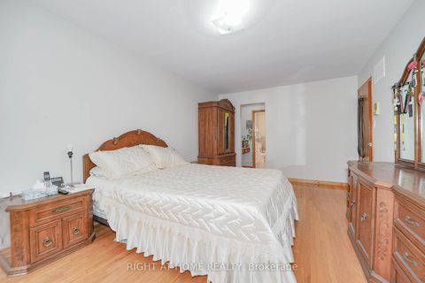 Photo 23 at 2 Lapworth Crescent, Steeles, Toronto