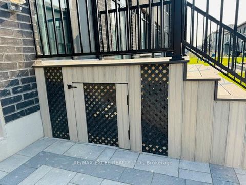 Photo 2 at 22 Boiton Street, Rural Richmond Hill, Richmond Hill