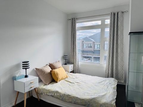 Photo 10 at 22 Boiton Street, Rural Richmond Hill, Richmond Hill