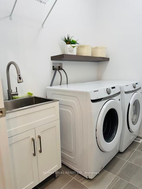 Photo 13 at 22 Boiton Street, Rural Richmond Hill, Richmond Hill