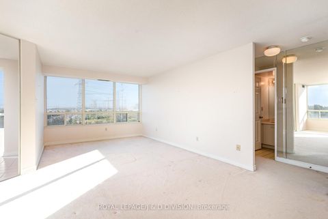 Photo 5 at 815 - 8501 Bayview Avenue, Doncrest, Richmond Hill