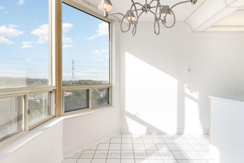 Photo 7 at 815 - 8501 Bayview Avenue, Doncrest, Richmond Hill