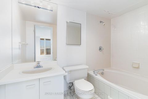 Photo 14 at 815 - 8501 Bayview Avenue, Doncrest, Richmond Hill