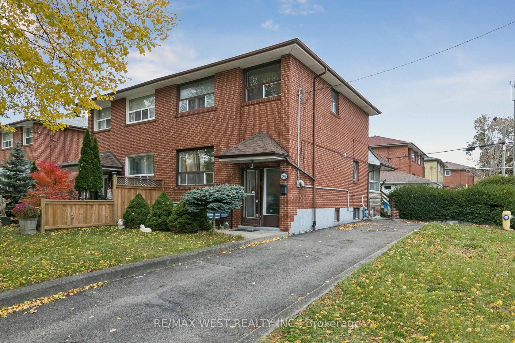 562 Alliance Avenue, Smythe, Toronto 