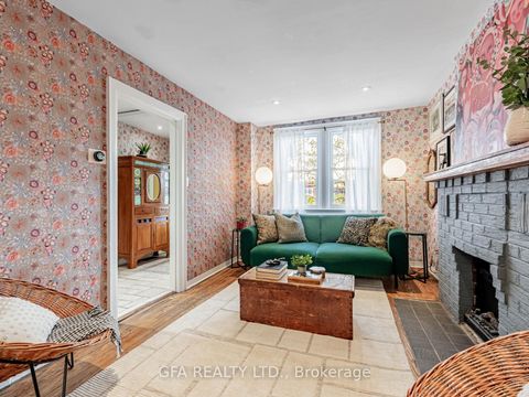 Photo 2 at 880 Davenport Road, Wychwood, Toronto