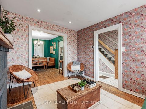 Photo 3 at 880 Davenport Road, Wychwood, Toronto