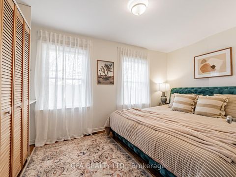 Photo 12 at 880 Davenport Road, Wychwood, Toronto