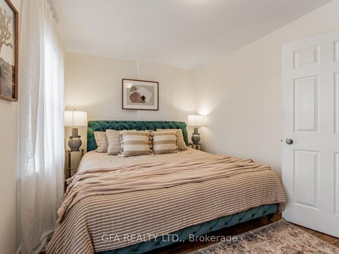 Photo 13 at 880 Davenport Road, Wychwood, Toronto