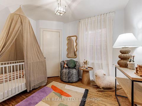 Photo 15 at 880 Davenport Road, Wychwood, Toronto