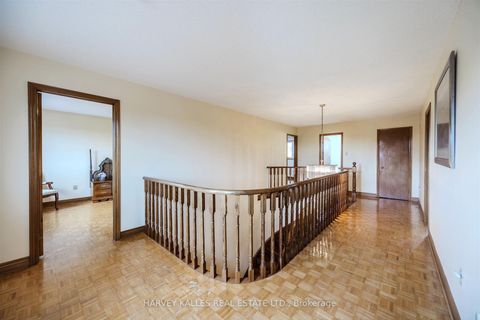 Photo 17 at 113 Cabaletta Crescent, West Woodbridge, Vaughan