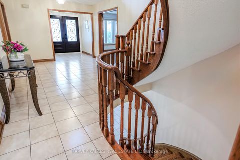 Photo 24 at 113 Cabaletta Crescent, West Woodbridge, Vaughan