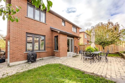 Photo 32 at 113 Cabaletta Crescent, West Woodbridge, Vaughan