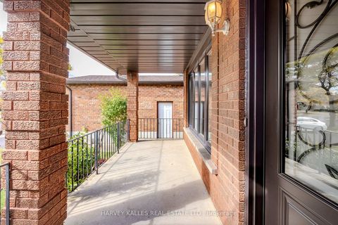 Photo 38 at 113 Cabaletta Crescent, West Woodbridge, Vaughan