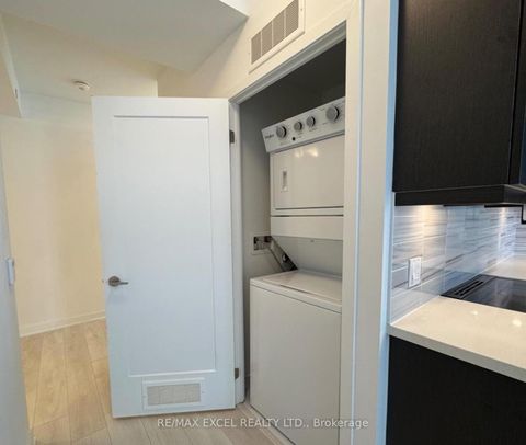 Photo 9 at 1204 - 95 Oneida Crescent, Langstaff, Richmond Hill