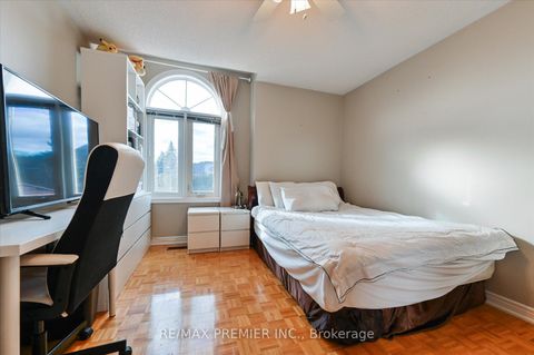 Photo 16 at 581 Wycliffe Avenue, Islington Woods, Vaughan