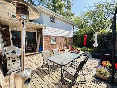 Photo 2 at 2084 Thornlea Drive, BR Bronte, Oakville