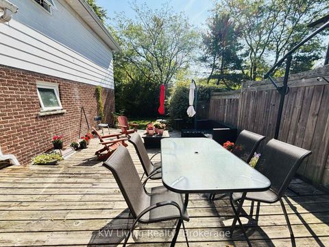 Photo 3 at 2084 Thornlea Drive, BR Bronte, Oakville