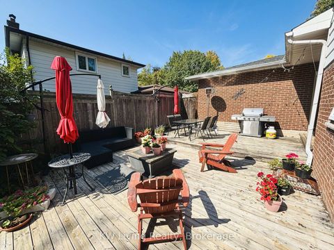 Photo 5 at 2084 Thornlea Drive, BR Bronte, Oakville