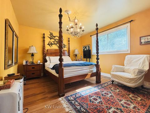 Photo 12 at 2084 Thornlea Drive, BR Bronte, Oakville