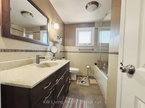 Photo 13 at 2084 Thornlea Drive, BR Bronte, Oakville