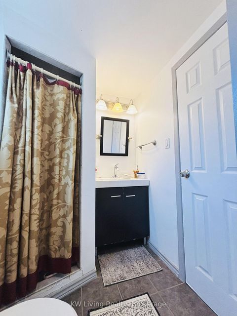 Photo 17 at 2084 Thornlea Drive, BR Bronte, Oakville