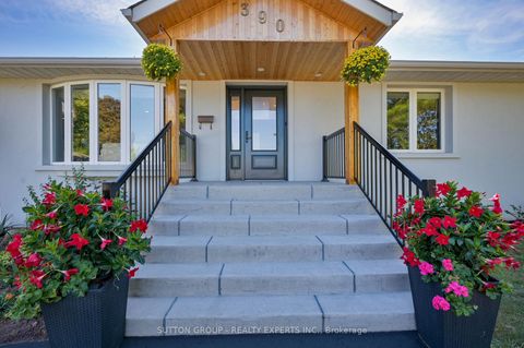 Photo 2 at 390 Wendall Place, WO West, Oakville