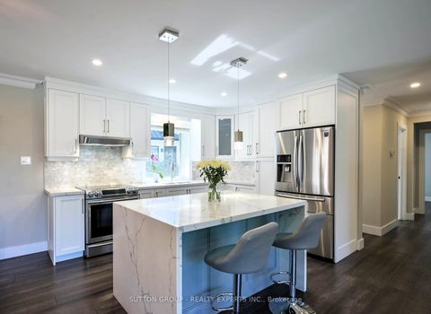 Photo 5 at 390 Wendall Place, WO West, Oakville