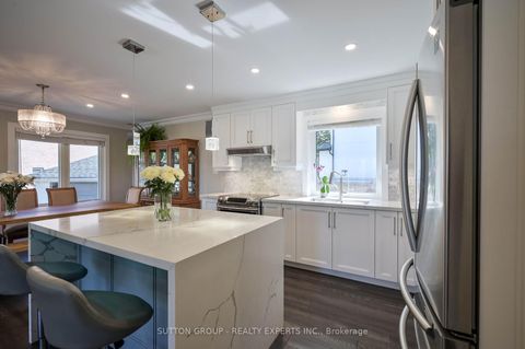 Photo 6 at 390 Wendall Place, WO West, Oakville