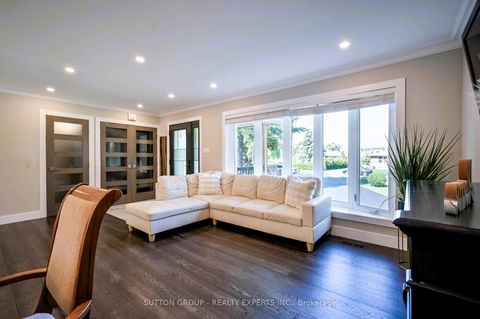 Photo 13 at 390 Wendall Place, WO West, Oakville