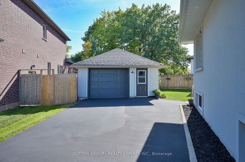 Photo 38 at 390 Wendall Place, WO West, Oakville