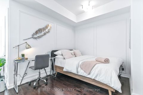 Photo 9 at 6406 - 14 York Street, Waterfront Communities C1, Toronto