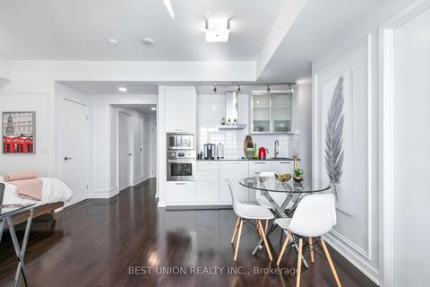 Photo 11 at 6406 - 14 York Street, Waterfront Communities C1, Toronto