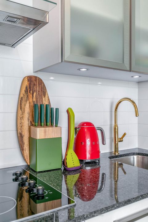 Photo 15 at 6406 - 14 York Street, Waterfront Communities C1, Toronto