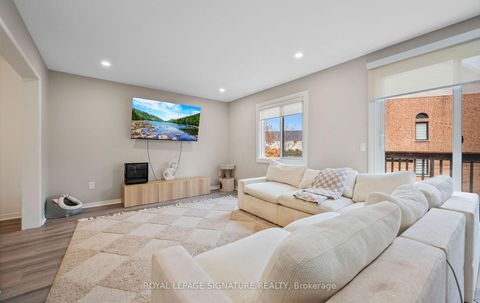 Photo 3 at 2320 Strawfield Court, RO River Oaks, Oakville