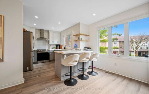 Photo 16 at 2320 Strawfield Court, RO River Oaks, Oakville