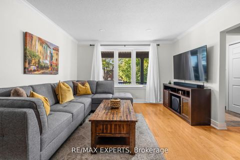 Photo 10 at 11 Smallwood Drive, CFB, Toronto