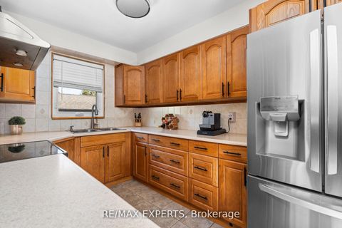 Photo 14 at 11 Smallwood Drive, CFB, Toronto