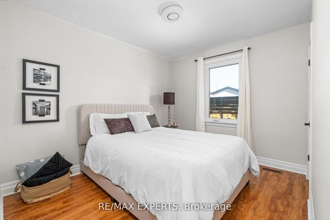 Photo 17 at 11 Smallwood Drive, CFB, Toronto