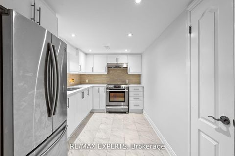 Photo 22 at 11 Smallwood Drive, CFB, Toronto