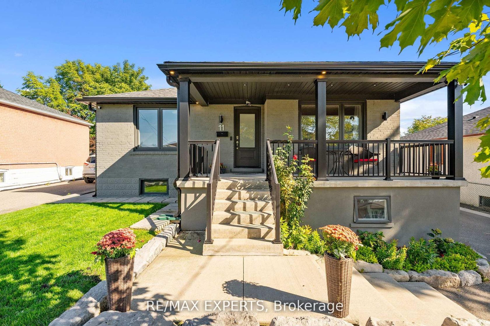 11 Smallwood Drive, CFB, Toronto 