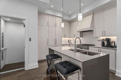 Photo 6 at 21 - 95 Brookfield Road, CO Central, Oakville