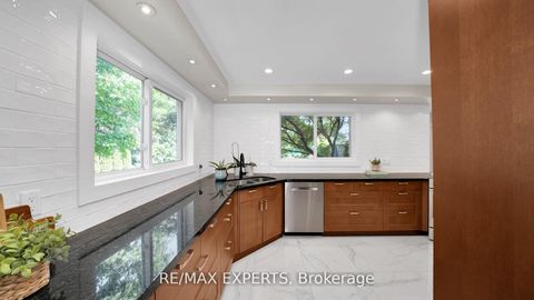 Photo 11 at 10 Kehoe Court, Nobleton, King