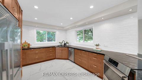 Photo 17 at 10 Kehoe Court, Nobleton, King