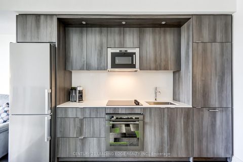 Photo 13 at 712 - 30 Inn On The Park Drive, Don Mills, Toronto