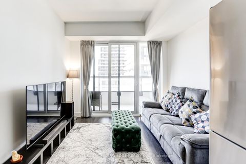 Photo 15 at 712 - 30 Inn On The Park Drive, Don Mills, Toronto